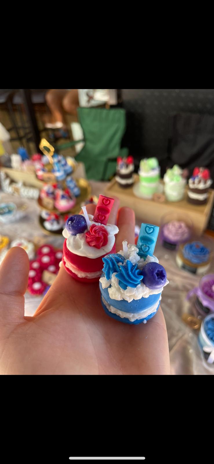Mini Macarons 🕯️: Art & Fragrance Fusion